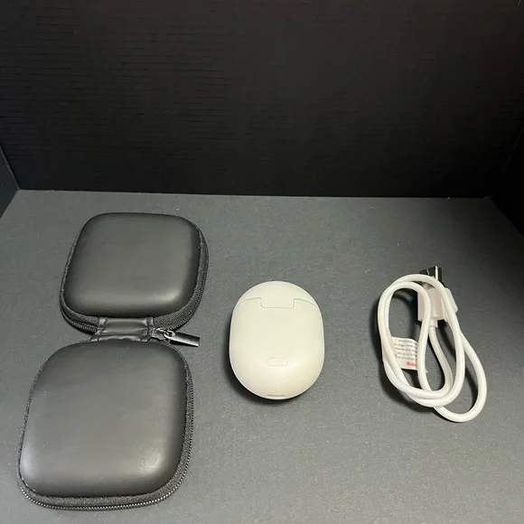 White Wireless google pixel series A Earbuds with Case and Charger. - Picture 3 of 15